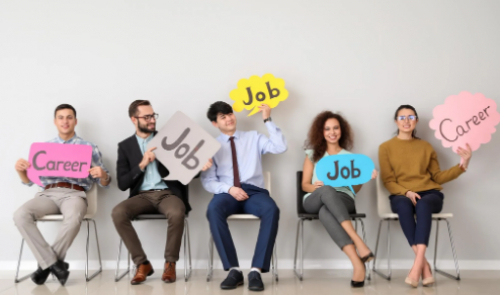 Comment trouver son premier emploi après les études ?